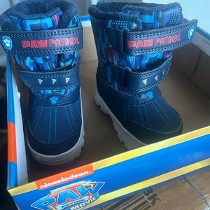 PAW PATROL PAW PATROL!!! Gentle used toddler boys snow boot. Size 6c